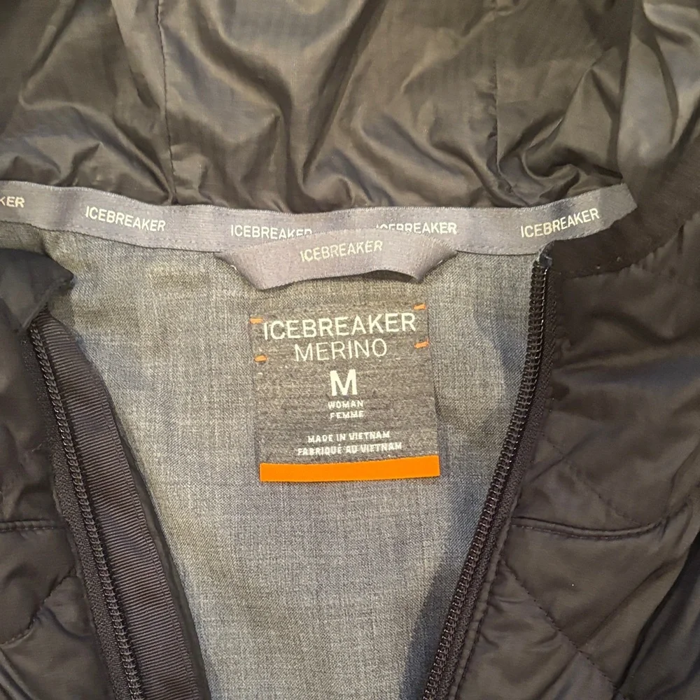 Icebreaker Women's Black Quilted Puffer Coat - Picture 4 of 9